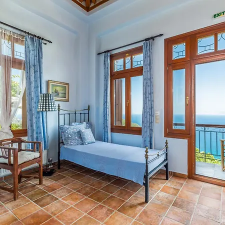 O Stolios * Skopelos Town